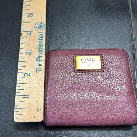 Fossil Burgundy‎ Wallet - Picture 5 of 6